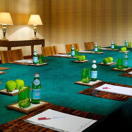 Dead Sea Marriott Resort & Spa Sweimeh Negócio foto Meeting room at the InterContinental Hotel, London, Park Lane