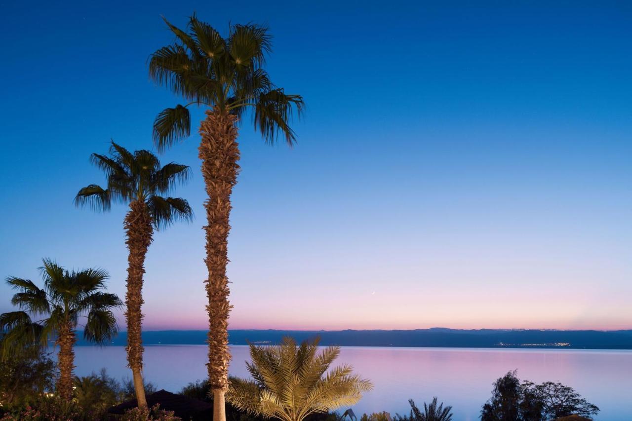 Dead Sea Marriott Resort & Spa Sweimeh Exterior foto Sunset over the Sea of Galilee